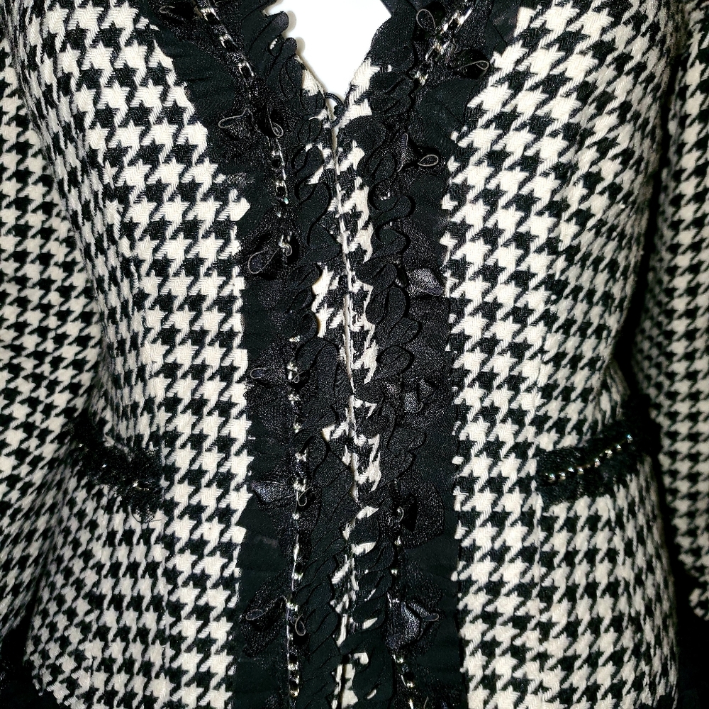 🖤NWT Black & White Houndstooth Suit w/ Black Lace & Chain Trim by WHBM🖤 - Picture 2 of 5